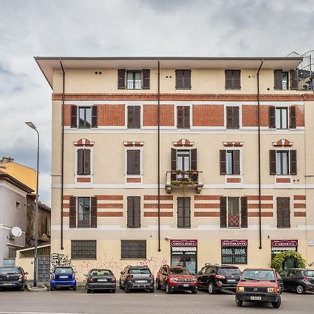 Life Is Beautiful Design Loft Navigli Romolo, Netflix, Wifi, Ac And Street Parking Apartman Milánó Kültér fotó
