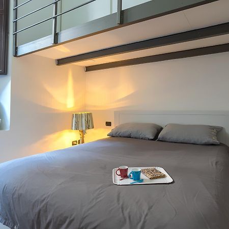 Life Is Beautiful Design Loft Navigli Romolo, Netflix, Wifi, Ac And Street Parking Apartman Milánó Kültér fotó