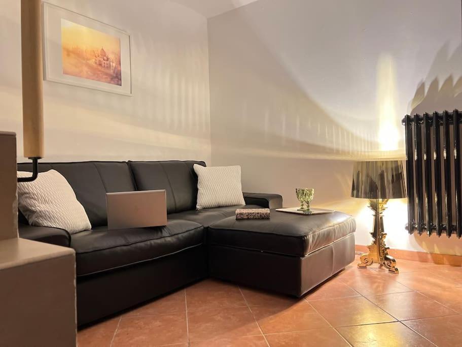 Life Is Beautiful Design Loft Navigli Romolo, Netflix, Wifi, Ac And Street Parking Apartman Milánó Kültér fotó